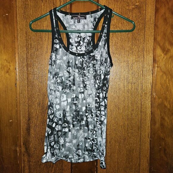 Almost Famous Women's Medium Black & White Geometric Racerback Tank Top - Picture 1 of 6
